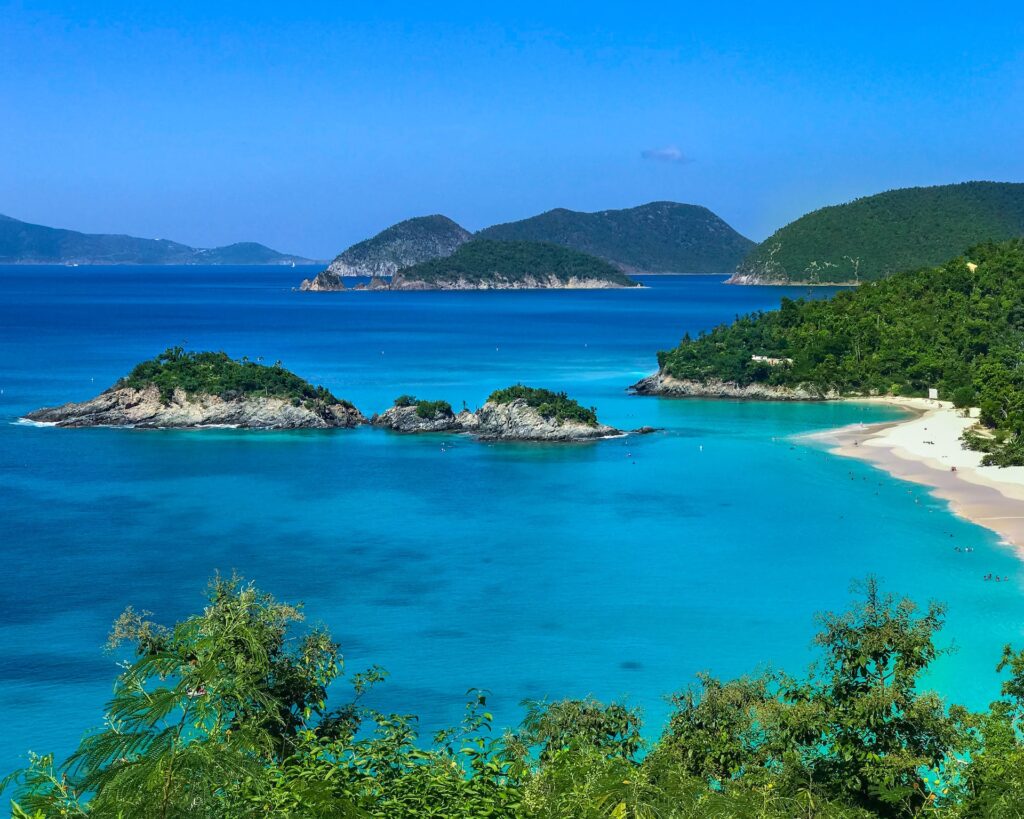 the image displays trunk bay in virgin islands national park on st. john in the us virgin islands